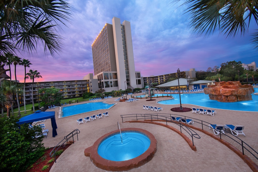 Wyndham Lake Buena Vista – Disney Springs® Area — Swimming pool in Lake Buena Vista, Florida