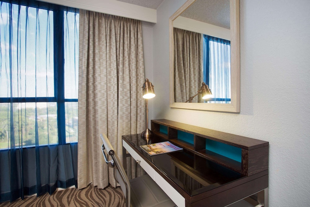 Wyndham Lake Buena Vista – Disney Springs® Area — Hotel rooms in Lake Buena Vista, Florida