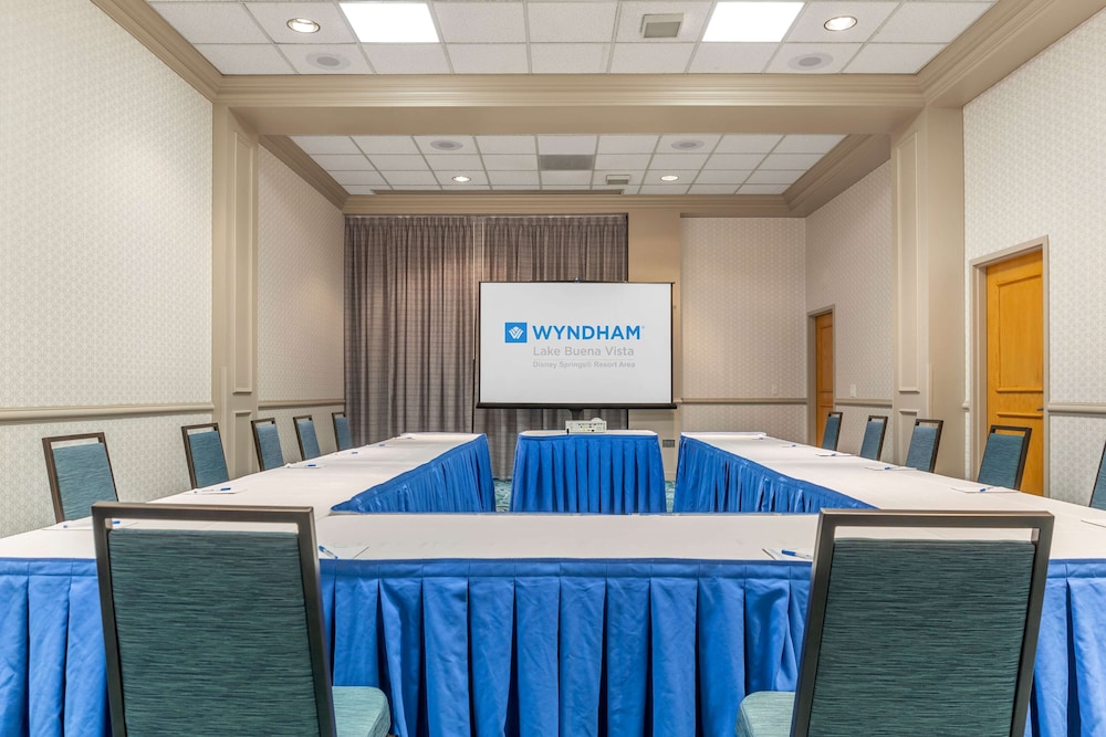Wyndham Lake Buena Vista – Disney Springs® Area — Hotel building in Lake Buena Vista, Florida