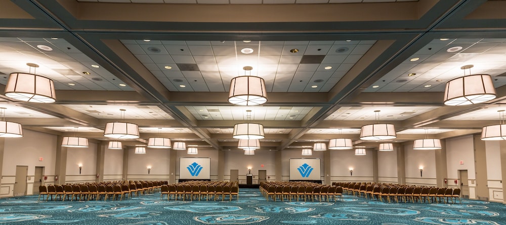 Wyndham Lake Buena Vista – Disney Springs® Area — Swimming pool in Lake Buena Vista, Florida