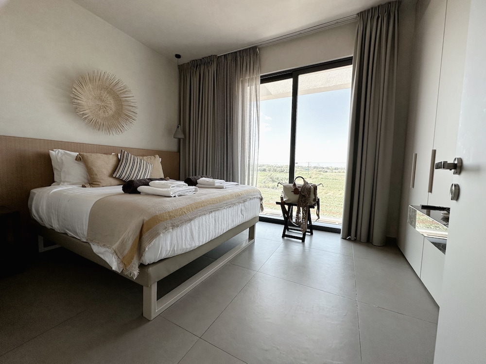 Lora Pearl Luxury Villa By Louis Hotels — Hotel rooms in Protaras, Famagusta Region