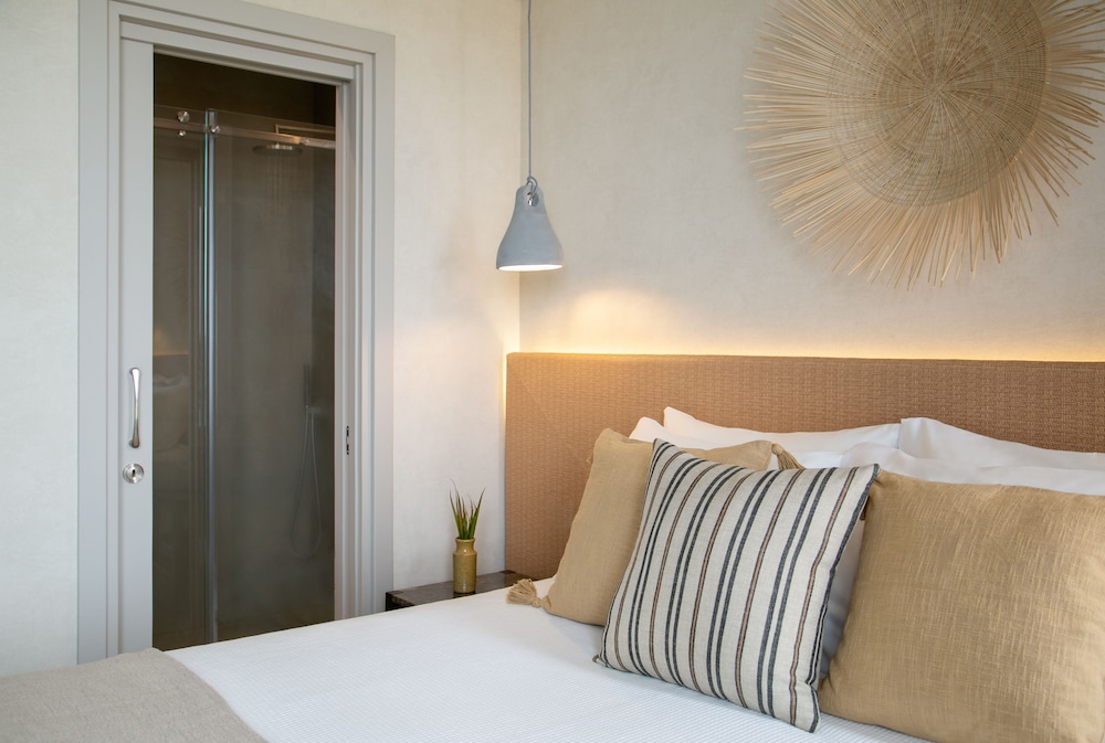 Lora Pearl Luxury Villa By Louis Hotels — Hotel rooms in Protaras, Famagusta Region
