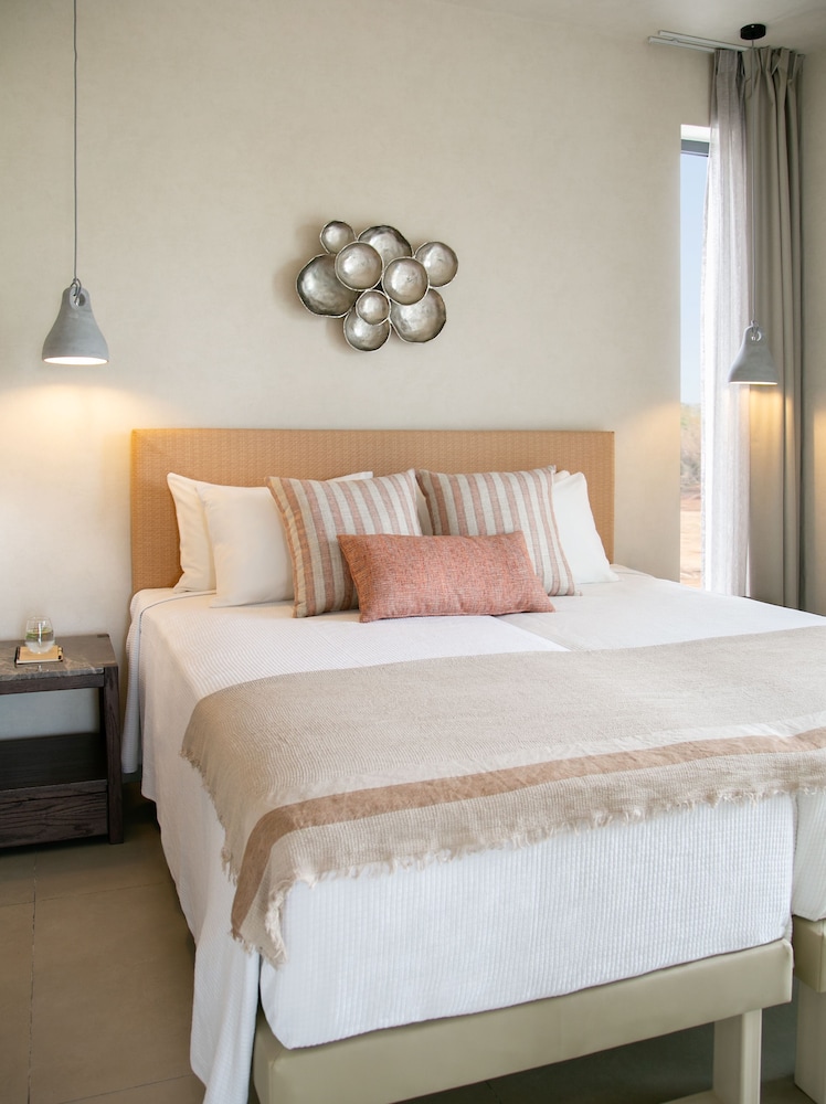 Lora Pearl Luxury Villa By Louis Hotels — Hotel rooms in Protaras, Famagusta Region
