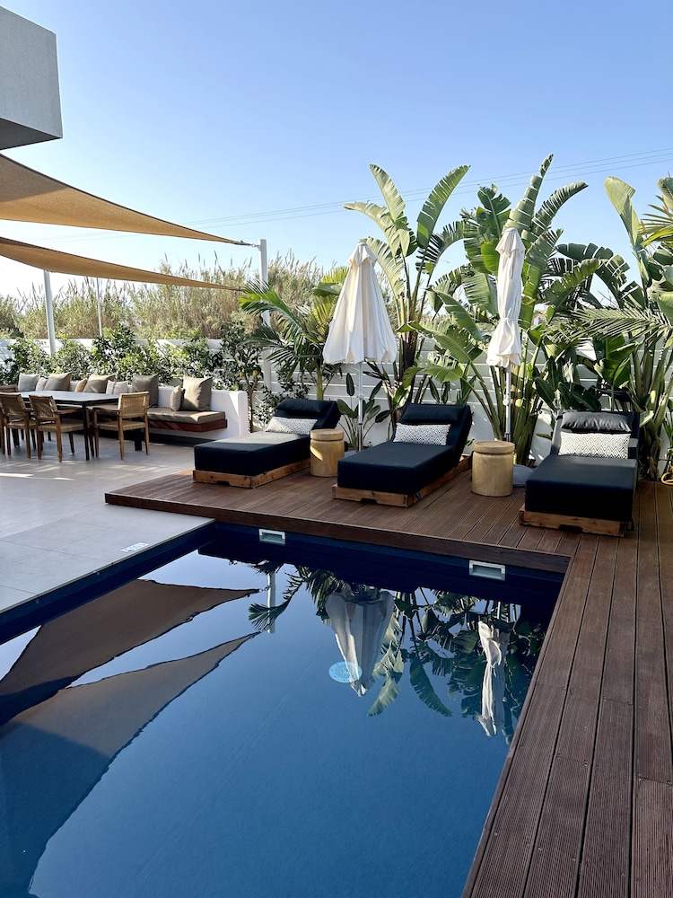 Lora Pearl Luxury Villa By Louis Hotels — Swimming pool in Protaras, Famagusta Region