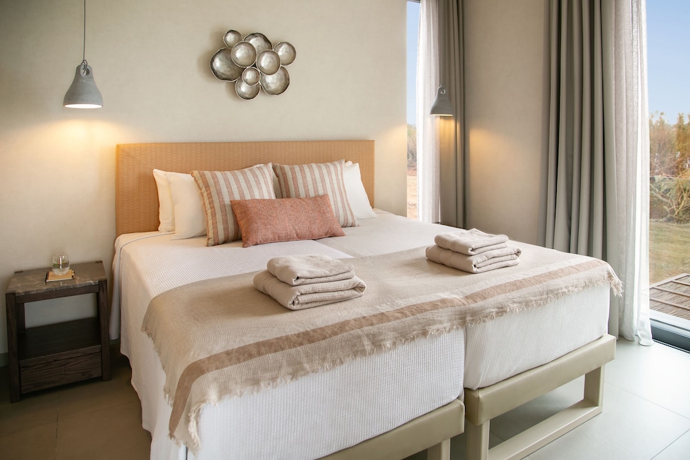 Lora Pearl Luxury Villa By Louis Hotels — Hotel rooms in Protaras, Famagusta Region