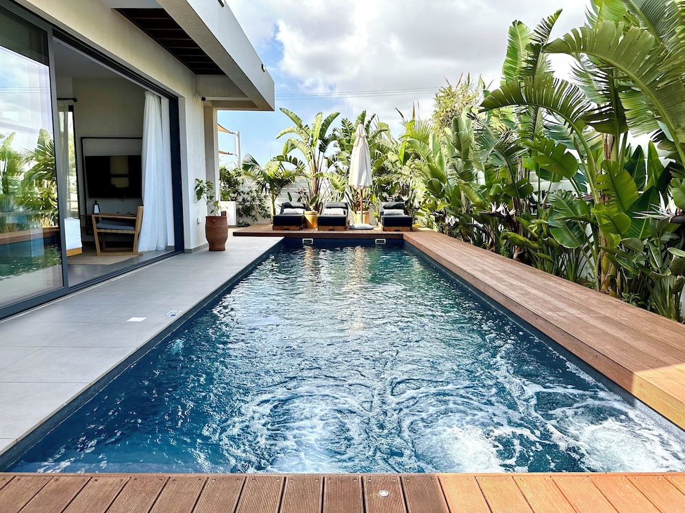 Lora Pearl Luxury Villa By Louis Hotels — Swimming pool in Protaras, Famagusta Region