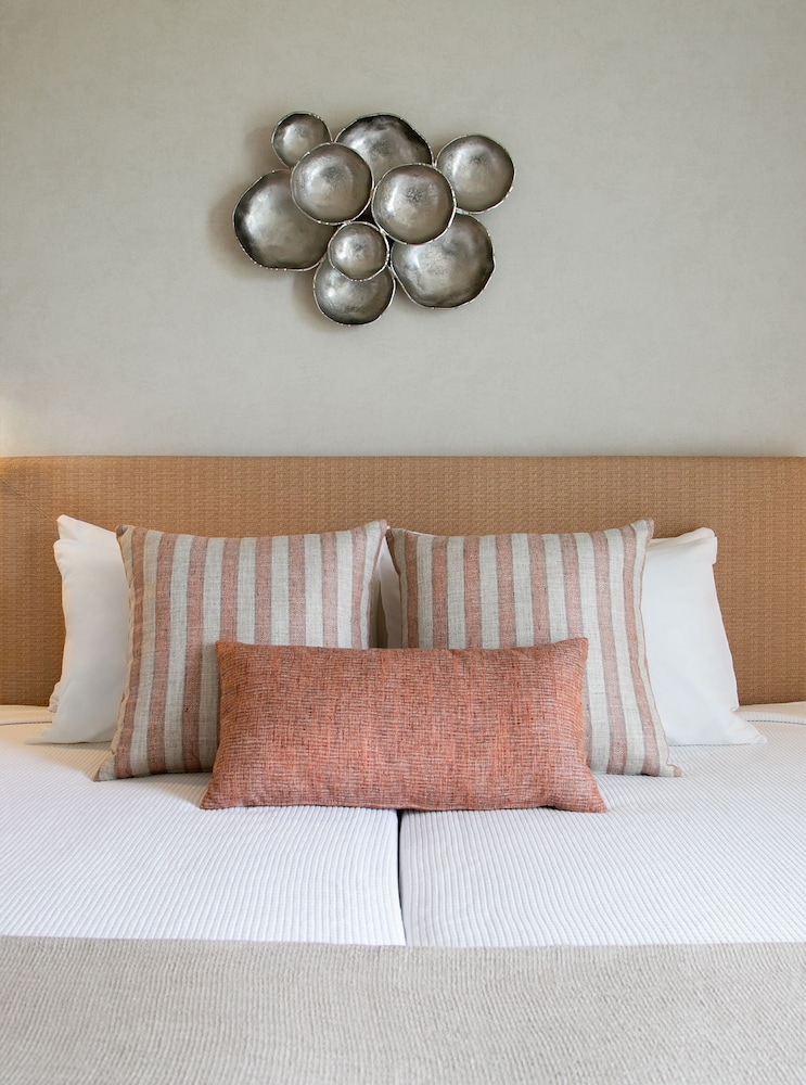 Lora Pearl Luxury Villa By Louis Hotels — Hotel rooms in Protaras, Famagusta Region