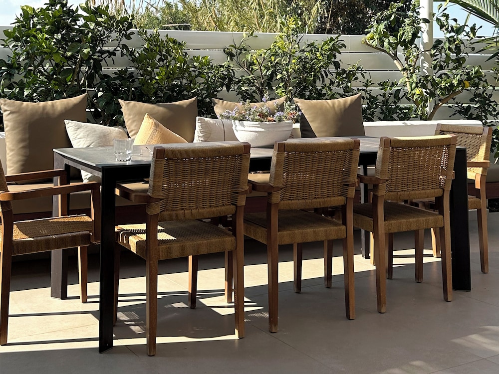 Lora Pearl Luxury Villa By Louis Hotels — Restaurant & bars in Protaras, Famagusta Region