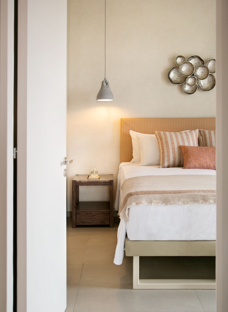 Lora Pearl Luxury Villa By Louis Hotels — Hotel rooms in Protaras, Famagusta Region