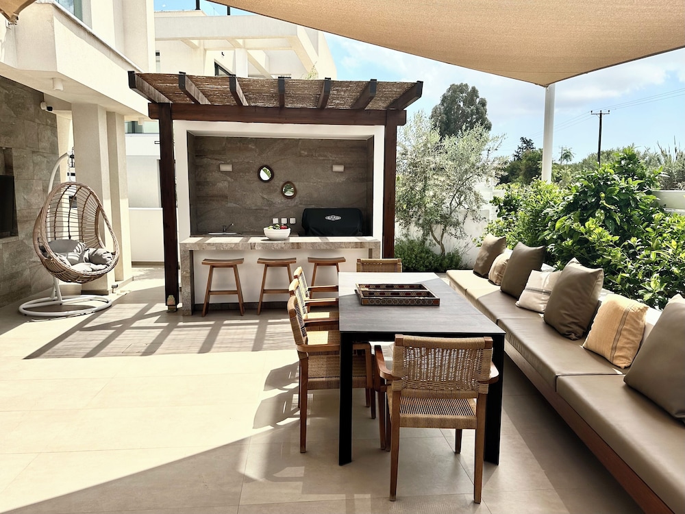 Lora Pearl Luxury Villa By Louis Hotels — Restaurant & bars in Protaras, Famagusta Region
