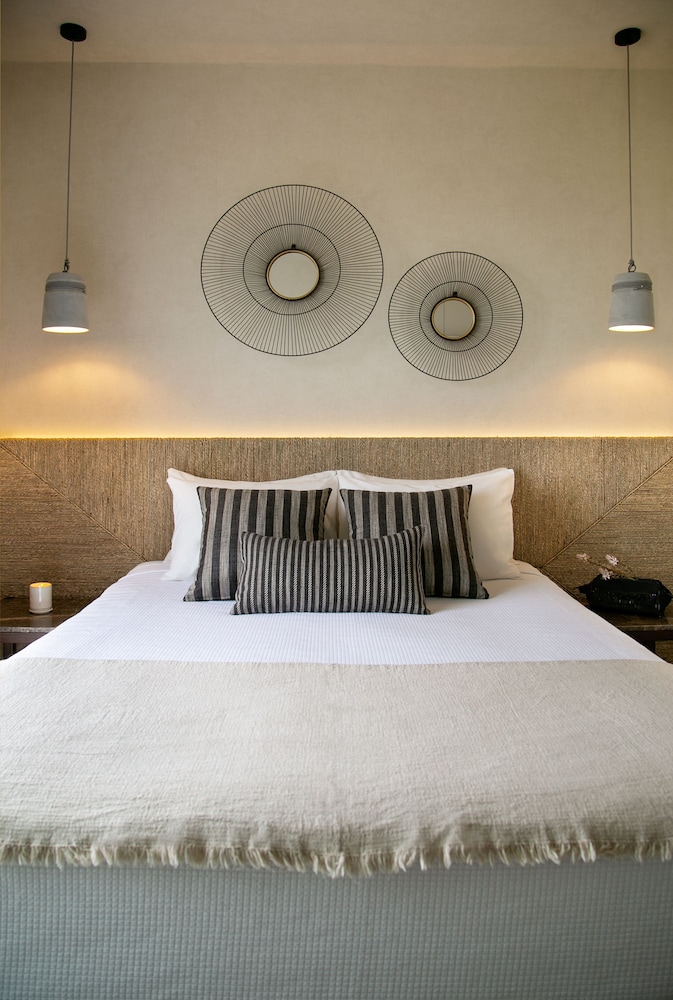 Lora Pearl Luxury Villa By Louis Hotels — Hotel rooms in Protaras, Famagusta Region