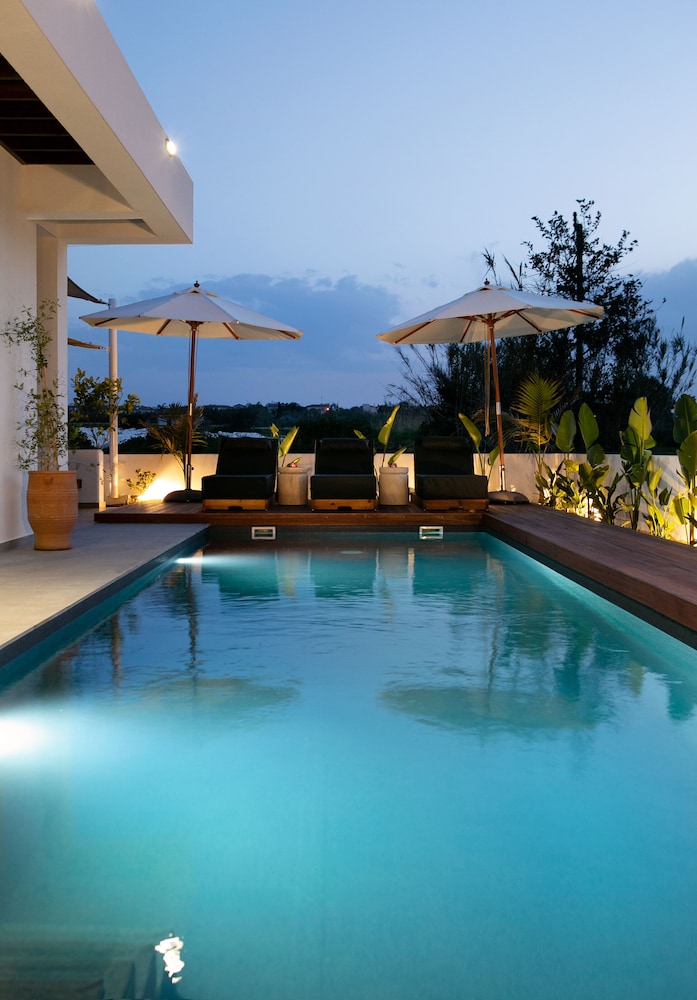 Lora Pearl Luxury Villa By Louis Hotels — Swimming pool in Protaras, Famagusta Region