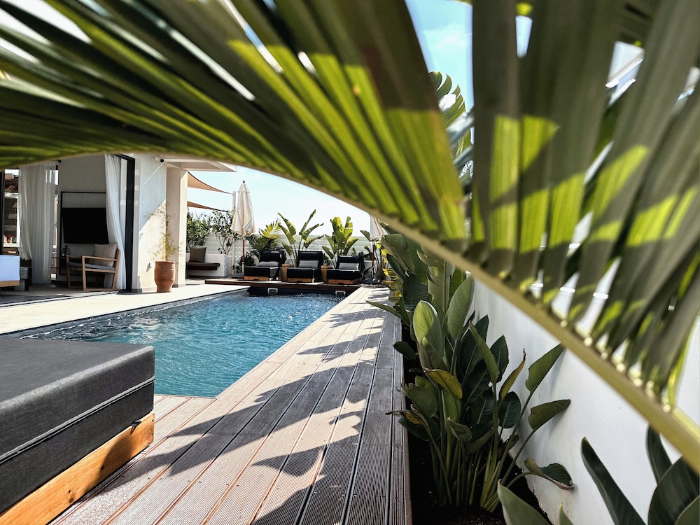 Lora Pearl Luxury Villa By Louis Hotels — Swimming pool in Protaras, Famagusta Region