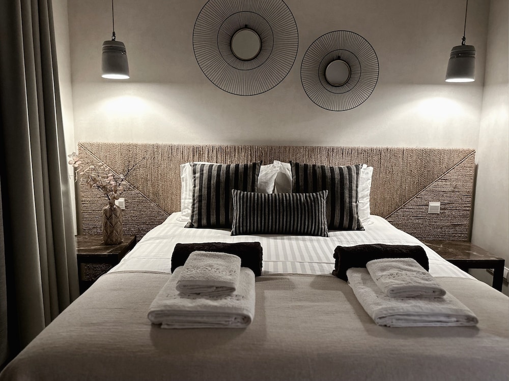 Lora Pearl Luxury Villa By Louis Hotels — Hotel rooms in Protaras, Famagusta Region