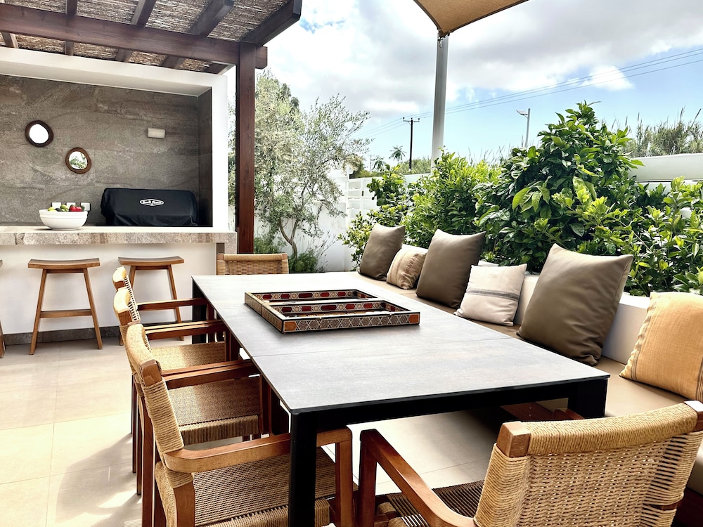 Lora Pearl Luxury Villa By Louis Hotels — Restaurant & bars in Protaras, Famagusta Region