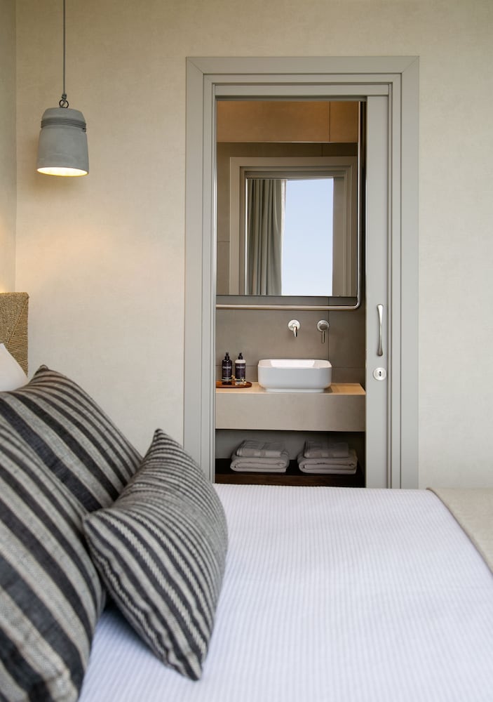 Lora Pearl Luxury Villa By Louis Hotels — Hotel rooms in Protaras, Famagusta Region