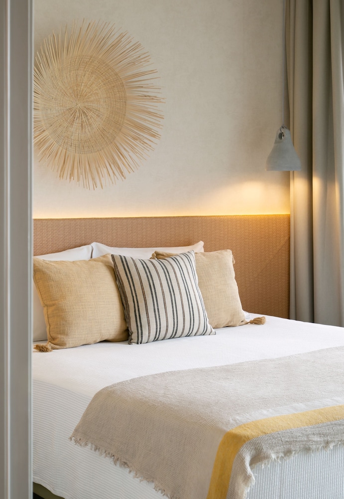 Lora Pearl Luxury Villa By Louis Hotels — Hotel rooms in Protaras, Famagusta Region