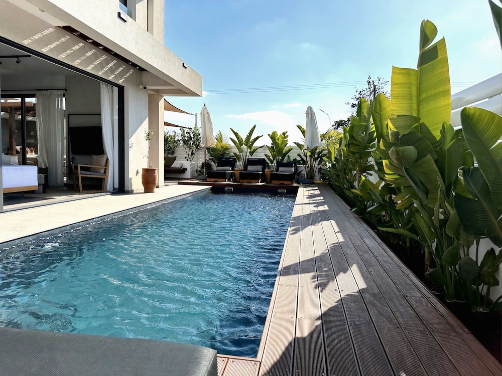 Lora Pearl Luxury Villa By Louis Hotels — Swimming pool in Protaras, Famagusta Region