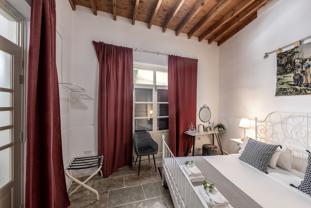 Edem Traditional House — Hotel rooms in Larnaca, Larnaca Region