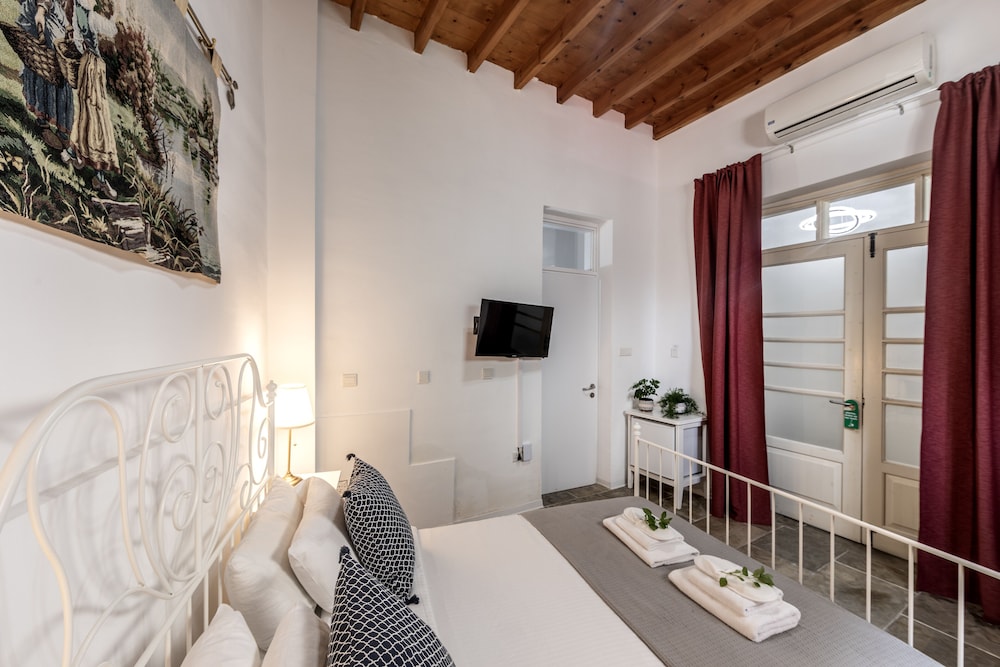 Edem Traditional House — Hotel rooms in Larnaca, Larnaca Region