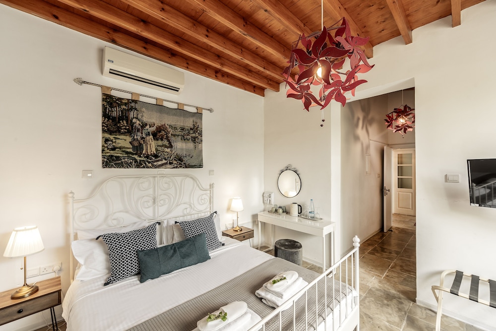 Edem Traditional House — Hotel rooms in Larnaca, Larnaca Region