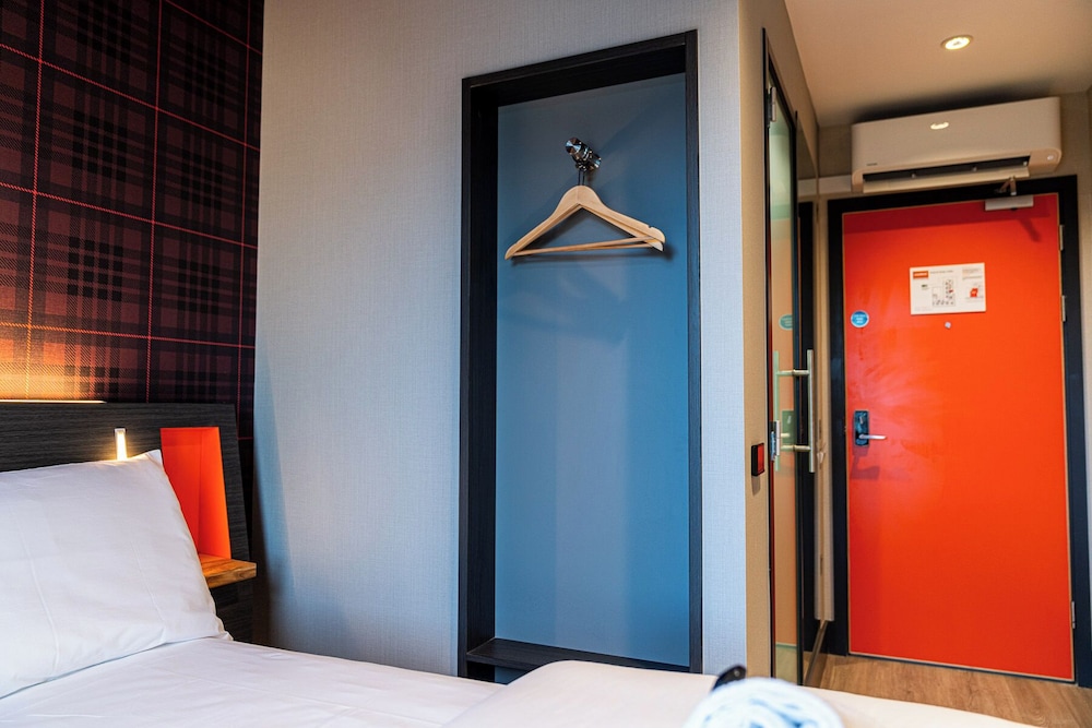easyHotel Dublin City Centre — Hotel rooms in Dublin, Dublin City