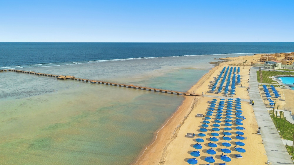 Albatros Makadi Resort — Beach in Makadi Bay, Red Sea