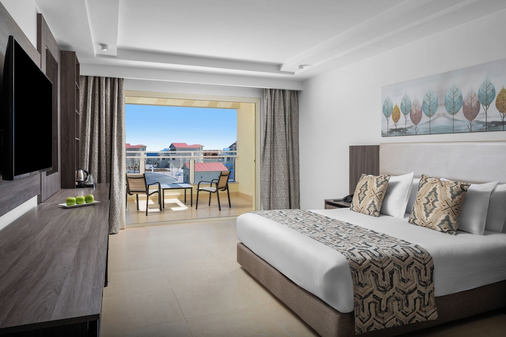 Albatros Makadi Resort — Hotel rooms in Makadi Bay, Red Sea