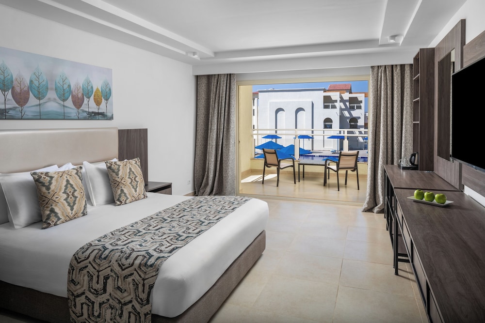 Albatros Makadi Resort — Hotel rooms in Makadi Bay, Red Sea