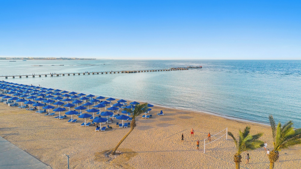Albatros Makadi Resort — Beach in Makadi Bay, Red Sea