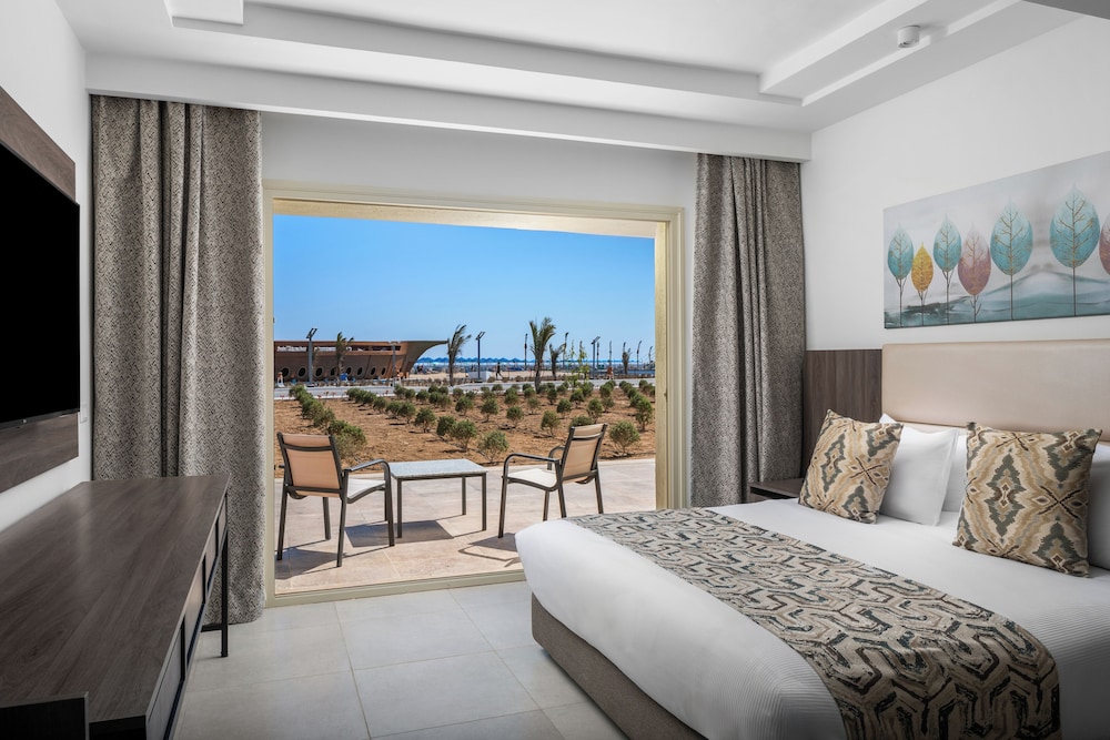 Albatros Makadi Resort — Hotel rooms in Makadi Bay, Red Sea