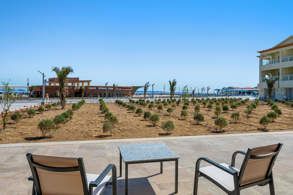 Albatros Makadi Resort — Beach in Makadi Bay, Red Sea