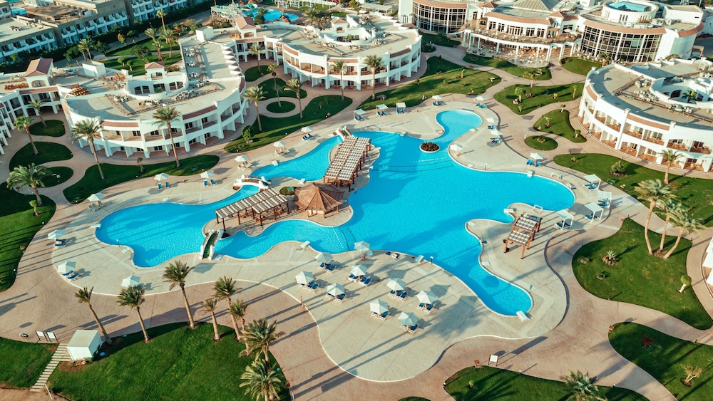 SUNRISE Alma Bay Resort — Swimming pool in Hurghada, Red Sea