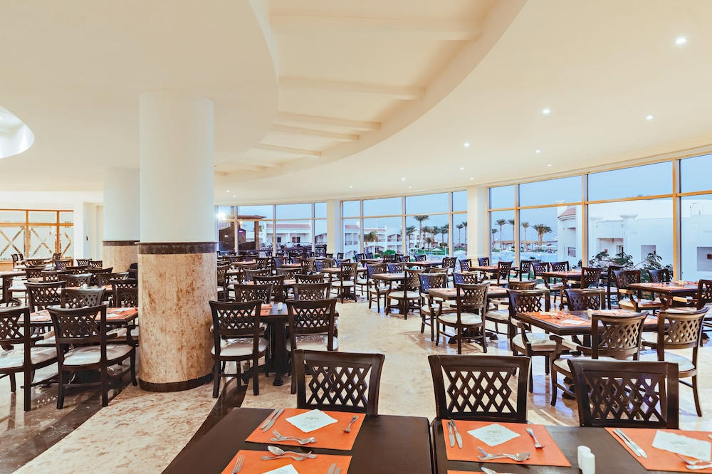 SUNRISE Alma Bay Resort — Restaurant & bars in Hurghada, Red Sea
