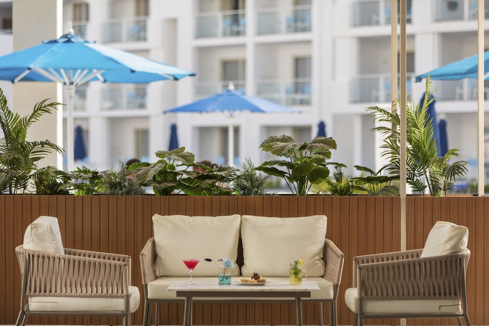 Pickalbatros Blu Spa Resort -Adults Friendly 16 Years Plus -Couples Only- Ultra All-Inclusive — Restaurant & bars in Hurghada, Red Sea