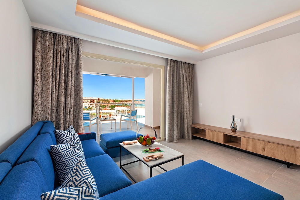 Pickalbatros Blu Spa Resort -Adults Friendly 16 Years Plus -Couples Only- Ultra All-Inclusive — Hotel rooms in Hurghada, Red Sea