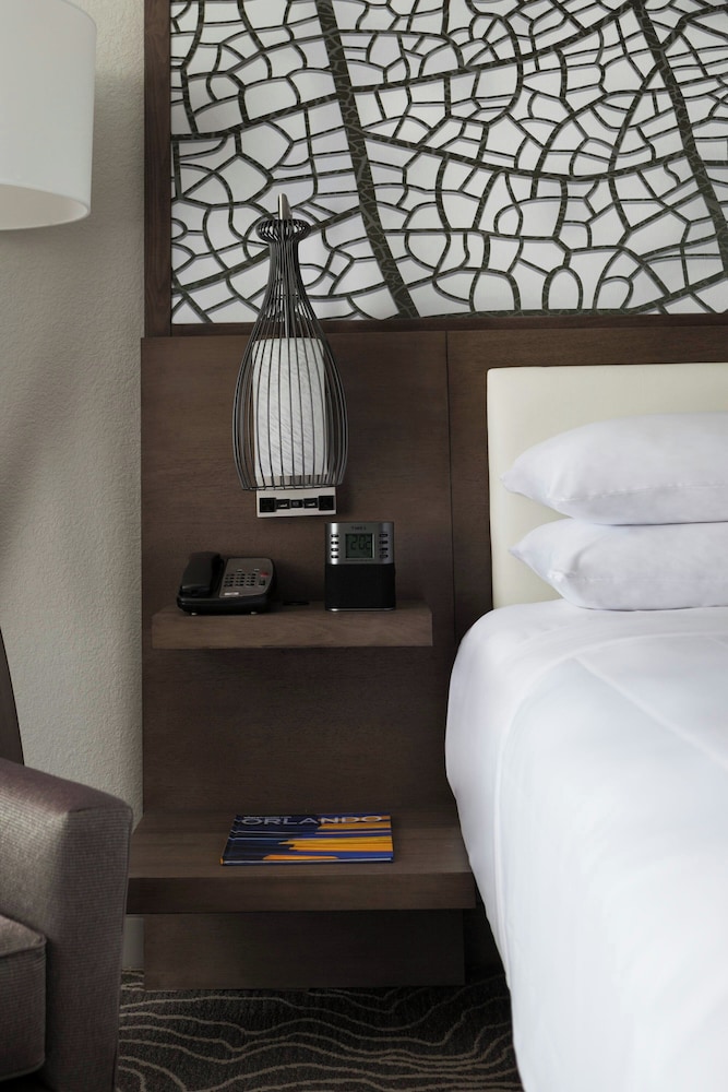 Marriott Orlando Airport Lakeside — Hotel rooms in Orlando, Florida