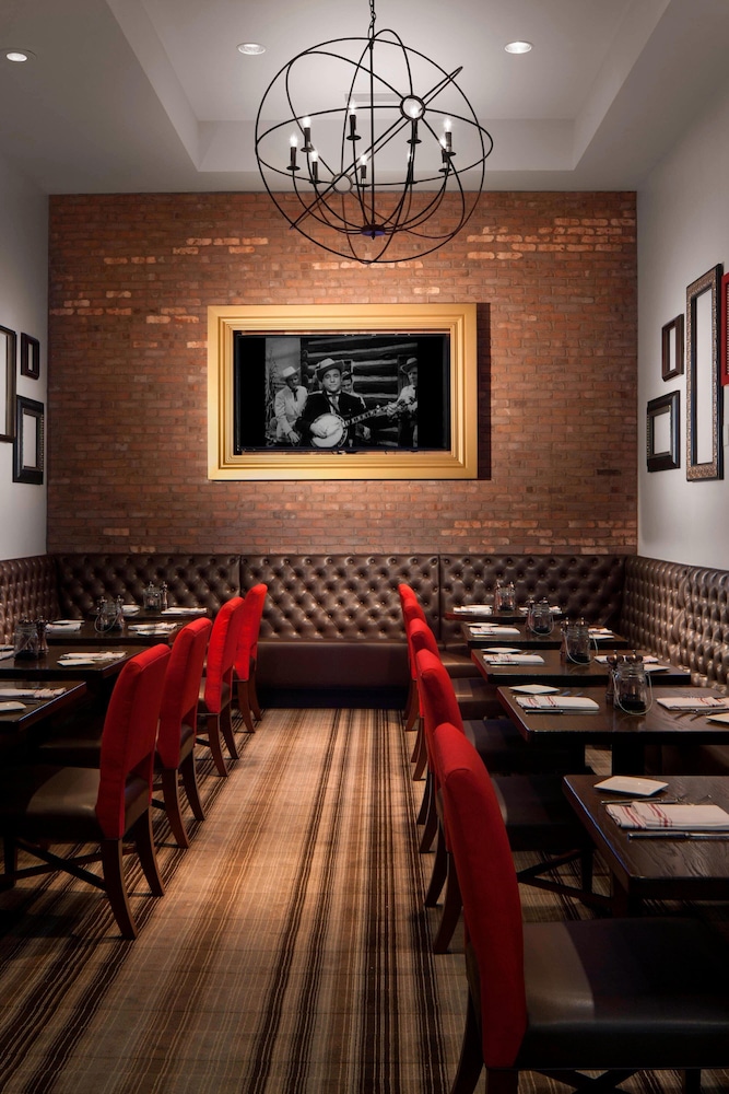 Marriott Orlando Airport Lakeside — Restaurant & bars in Orlando, Florida