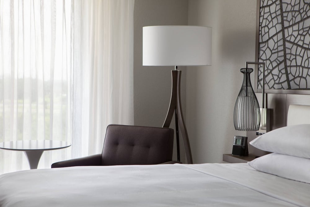 Marriott Orlando Airport Lakeside — Hotel rooms in Orlando, Florida