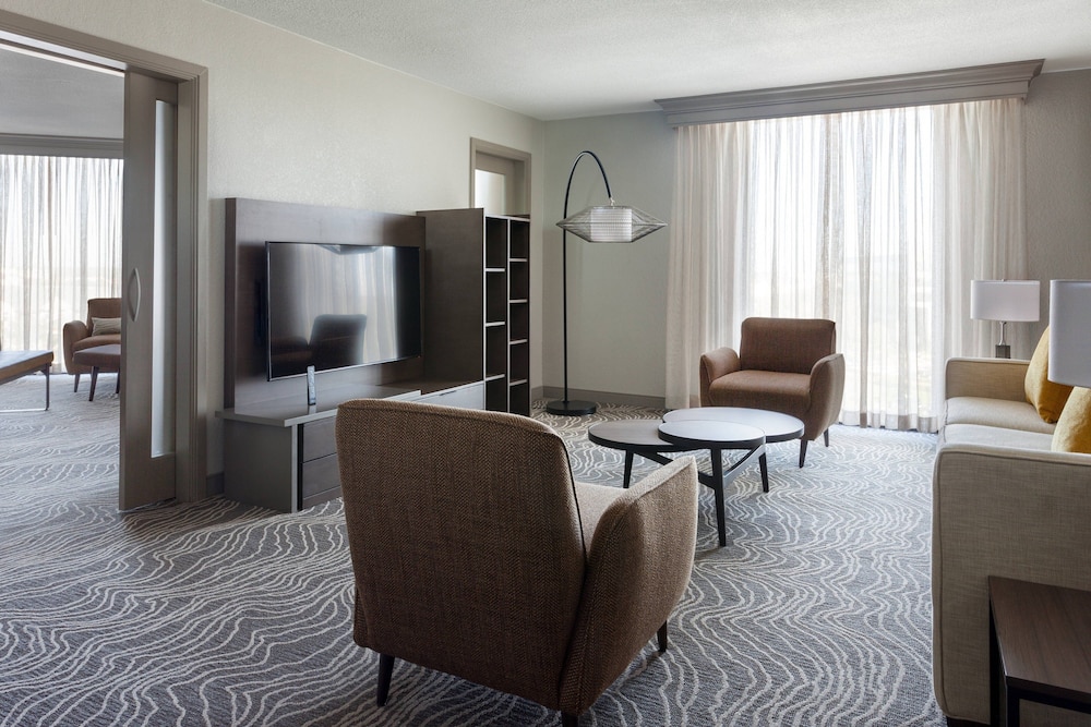 Marriott Orlando Airport Lakeside — Hotel rooms in Orlando, Florida