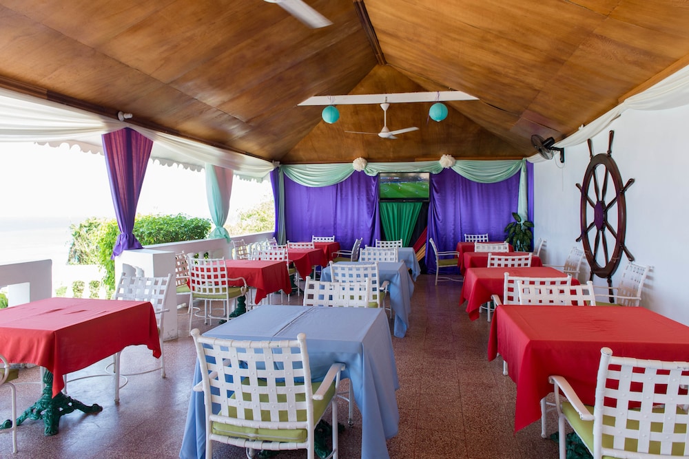 Sea Shell Beach Studio At Montego Bay Club Resort — Restaurant & bars in Montego Bay