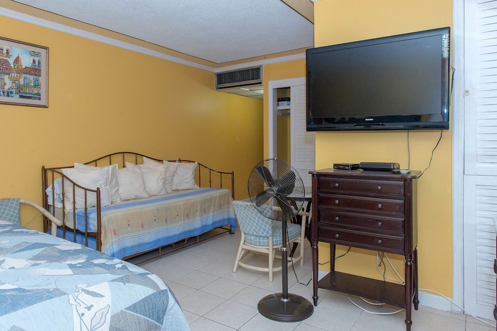 Sea Shell Beach Studio At Montego Bay Club Resort — Hotel rooms in Montego Bay