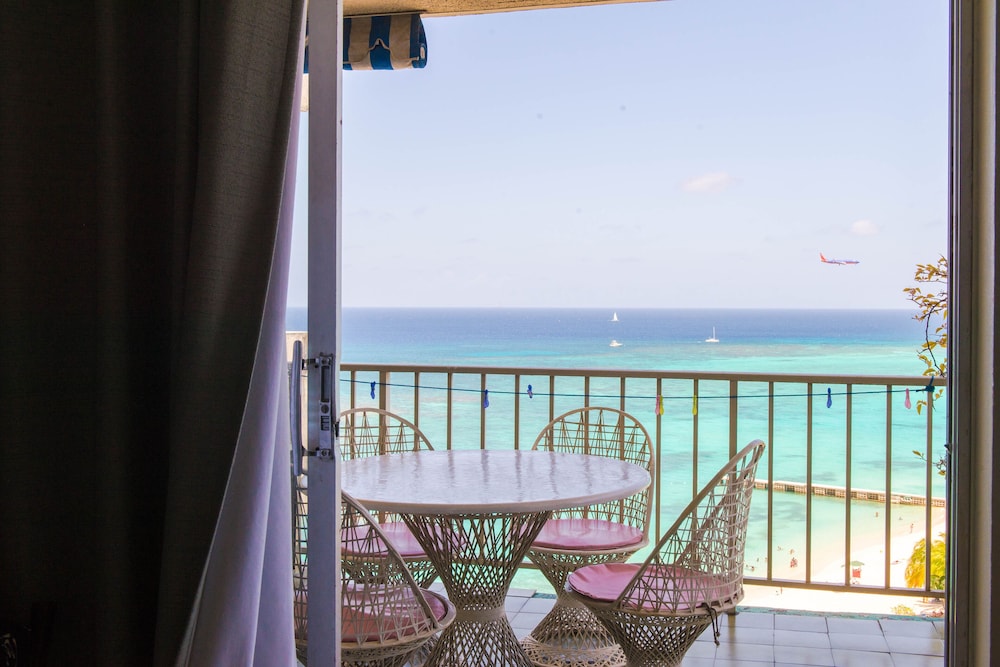Sea Shell Beach Studio At Montego Bay Club Resort — Hotel rooms in Montego Bay