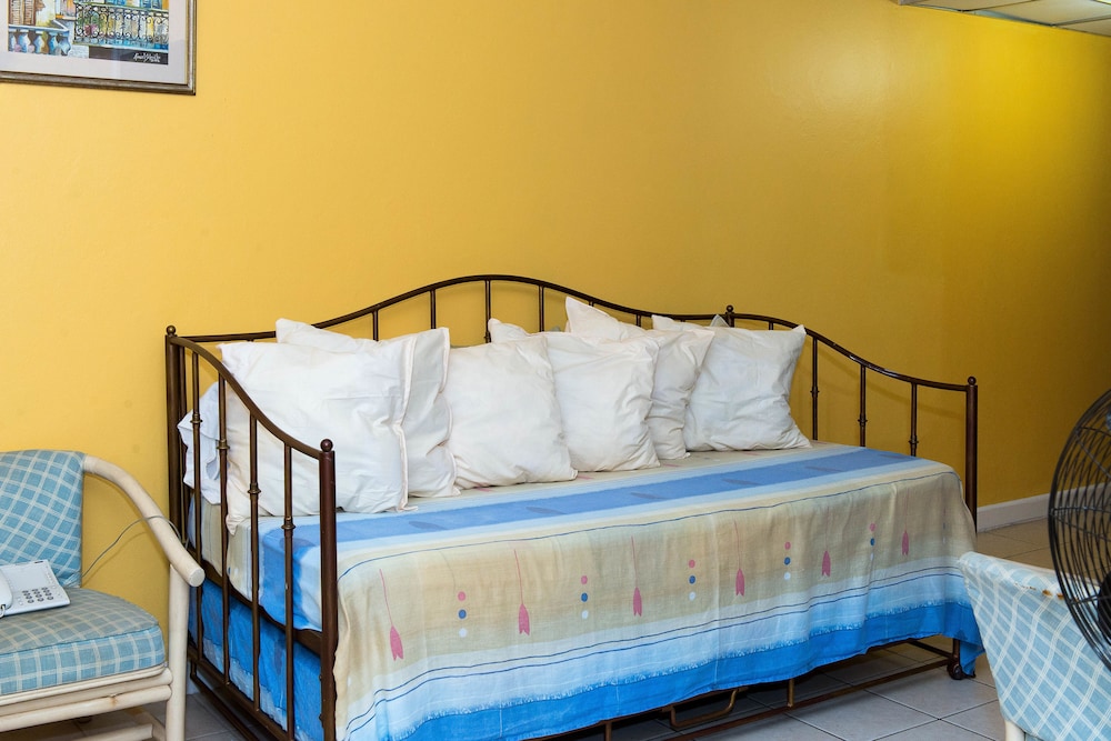 Sea Shell Beach Studio At Montego Bay Club Resort — Hotel rooms in Montego Bay