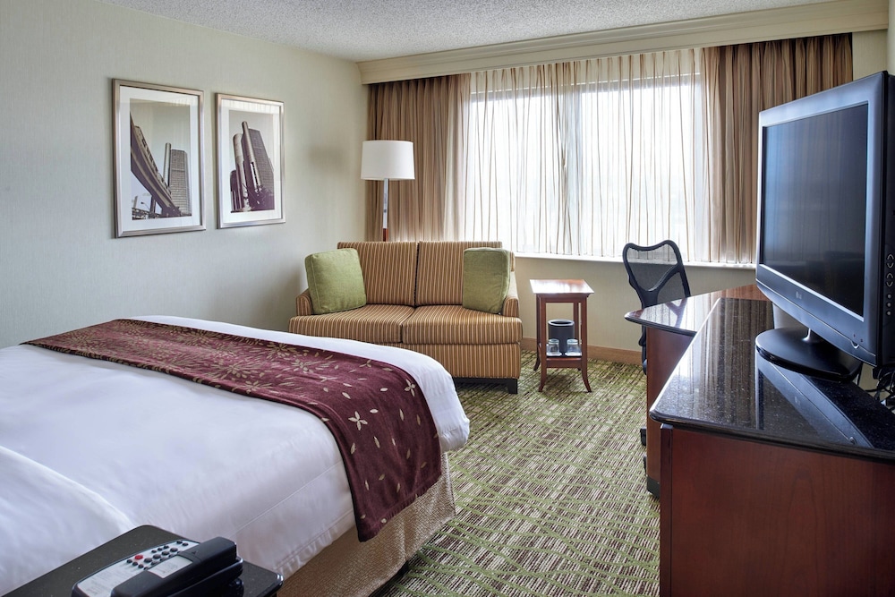 Detroit Marriott Livonia — Hotel rooms in Livonia, Michigan