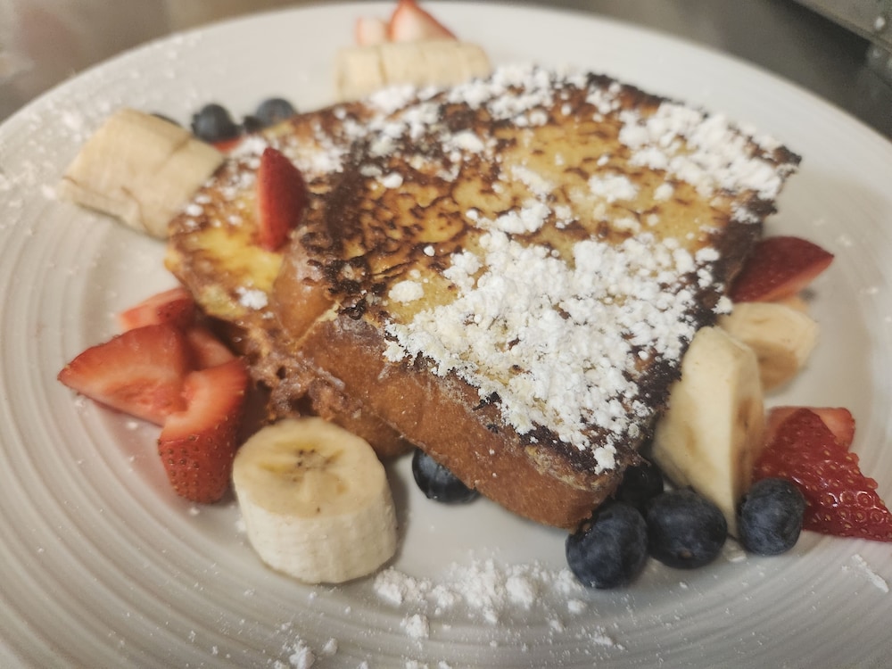 Detroit Marriott Livonia — Restaurant & bars in Livonia, Michigan