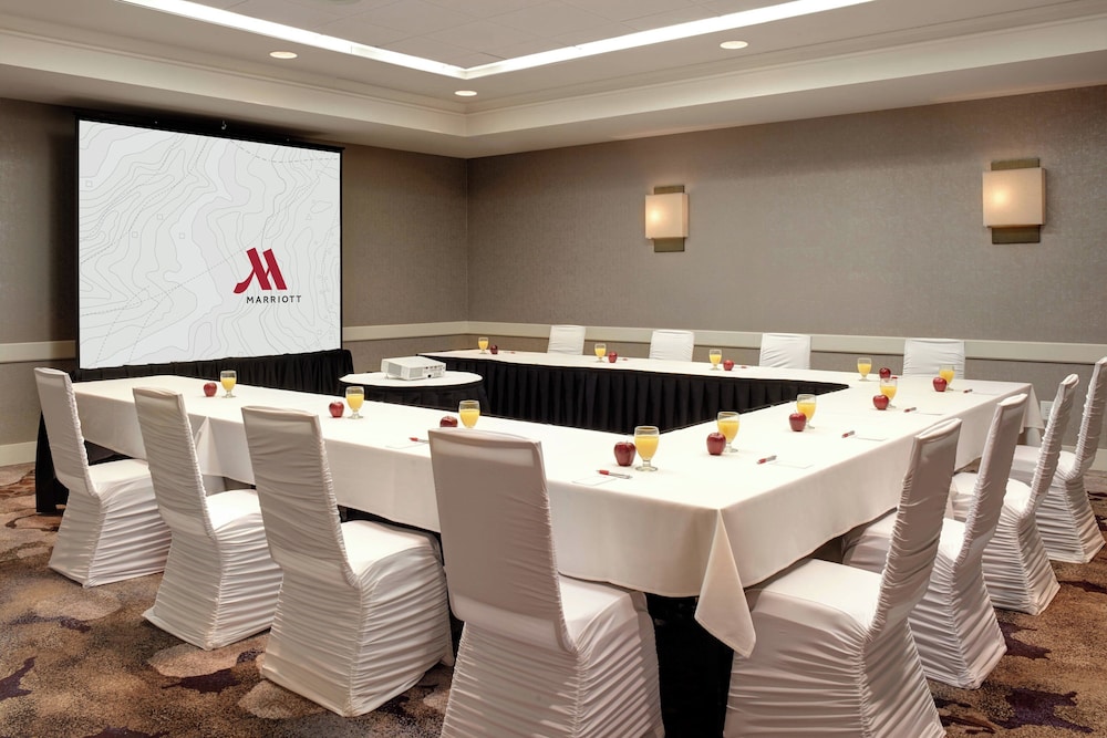 Detroit Marriott Livonia — Hotel building in Livonia, Michigan