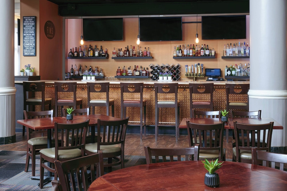 Detroit Marriott Livonia — Restaurant & bars in Livonia, Michigan