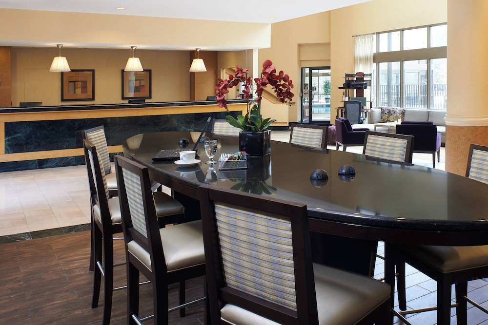 Detroit Marriott Livonia — Restaurant & bars in Livonia, Michigan