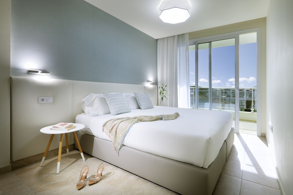 Marinell Collection Palm-Mar — Hotel rooms in Los Cristianos, Canary Islands